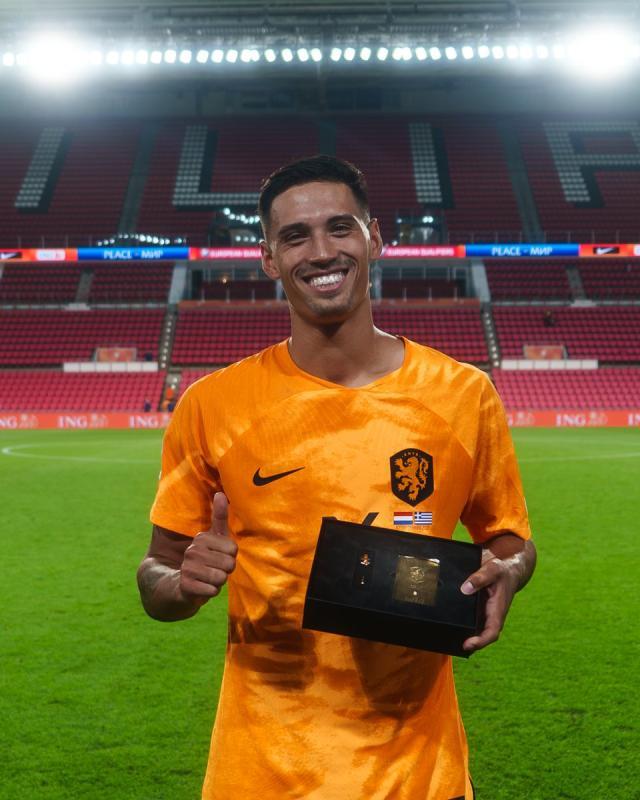 天天盈球-米兰中场新援拒绝巴萨 赖因德斯：我不是防守中场